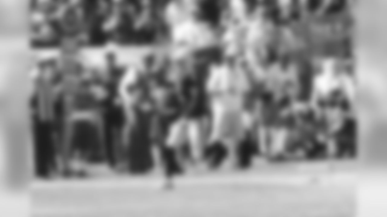 QB Derek Carr shows off his speed in the open field.