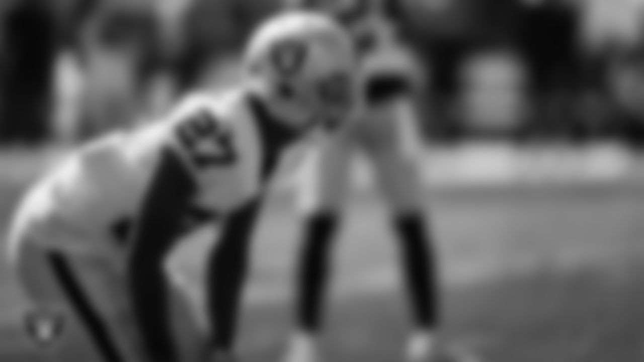 Las Vegas Raiders cornerback Trayvon Mullen Jr. (27) lines up before the snap during the regular season away game against the Pittsburgh Steelers.