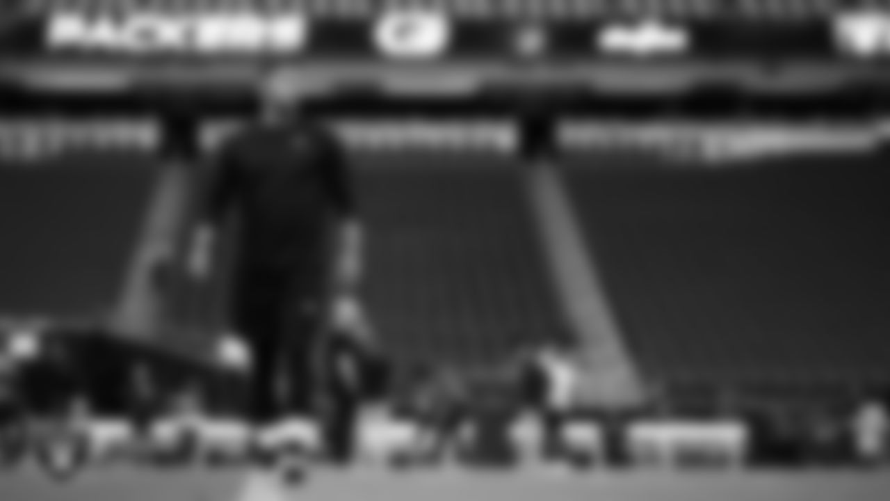 Las Vegas Raiders quarterback Jimmy Garoppolo (10) warming up before the regular season home game against the Green Bay Packers at Allegiant Stadium.
