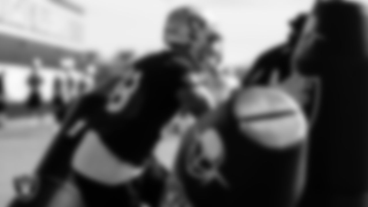 Las Vegas Raiders defensive end Maxx Crosby (98) during practice.