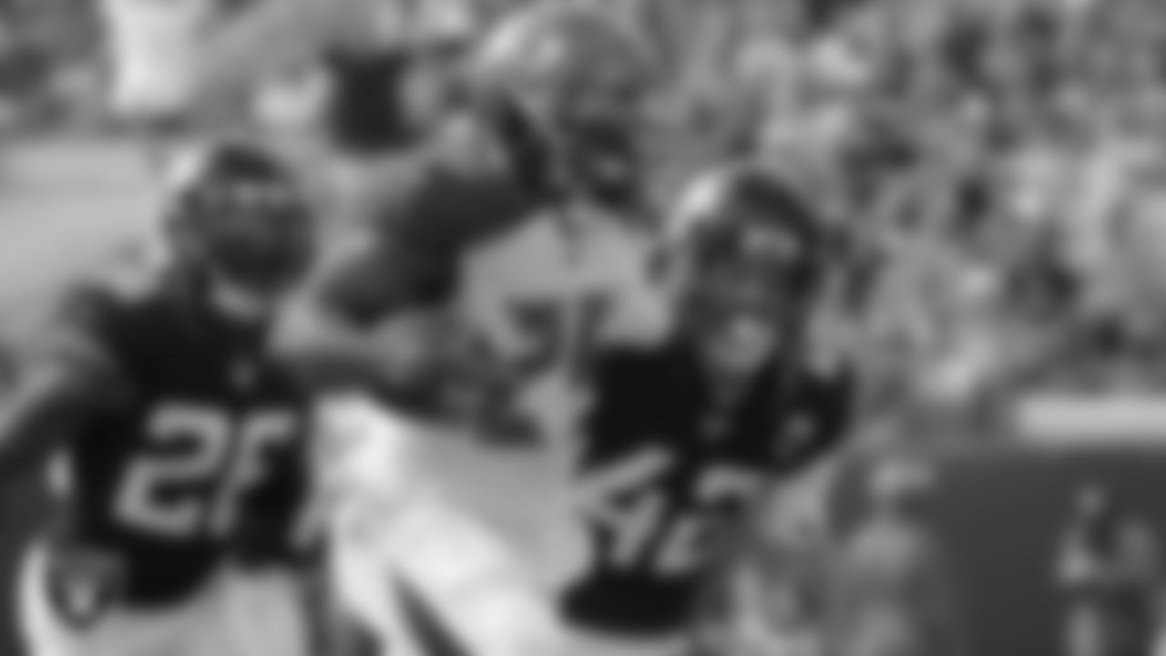 RB Peyton Barber
Previous teams: Tampa Bay Buccaneers (2016–19), Washington Football Team (2020)