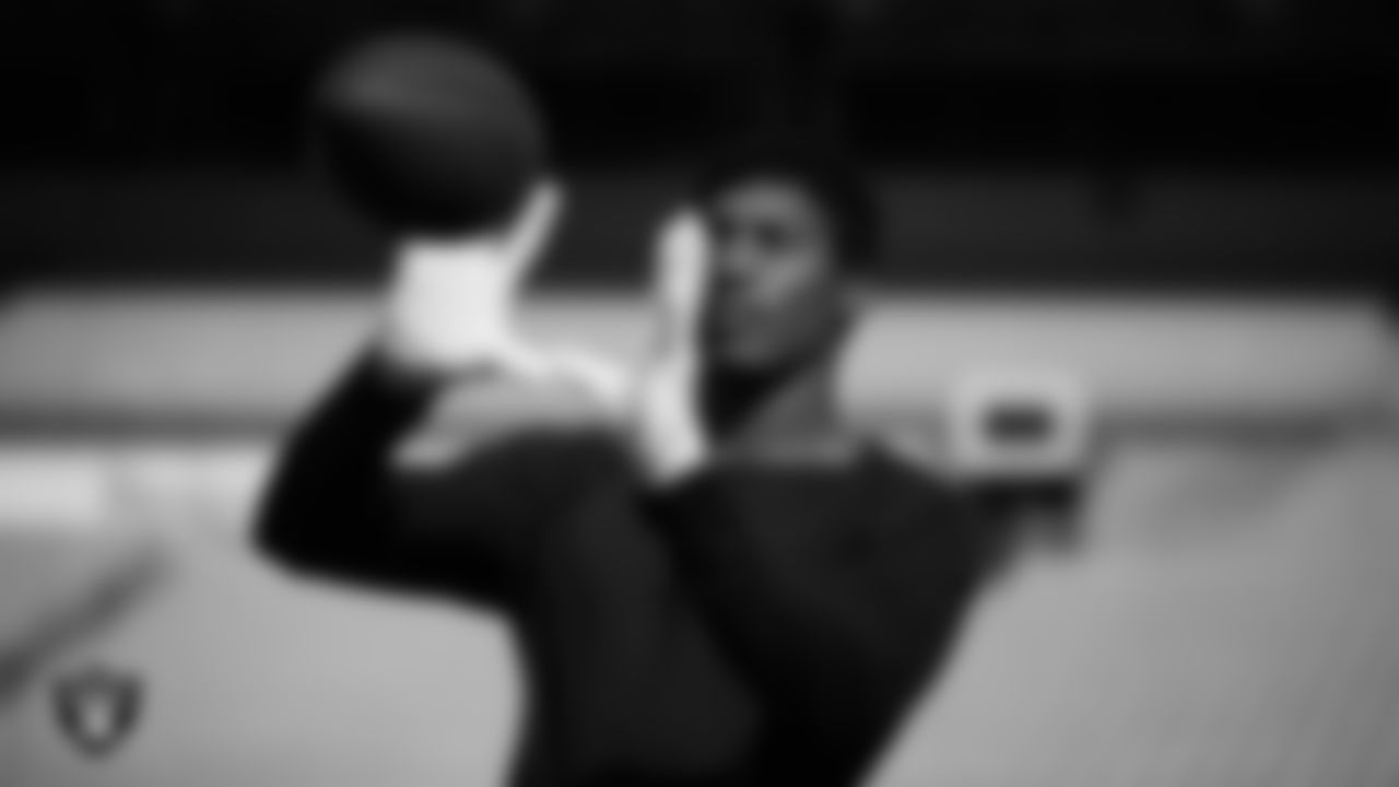 Las Vegas Raiders wide receiver Zay Jones (7) warming up before the regular season away game against the Pittsburgh Steelers at Heinz Field.