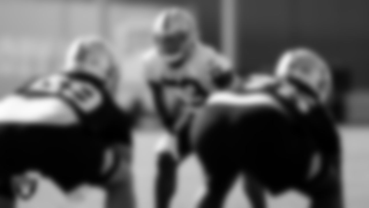 LB Javin White