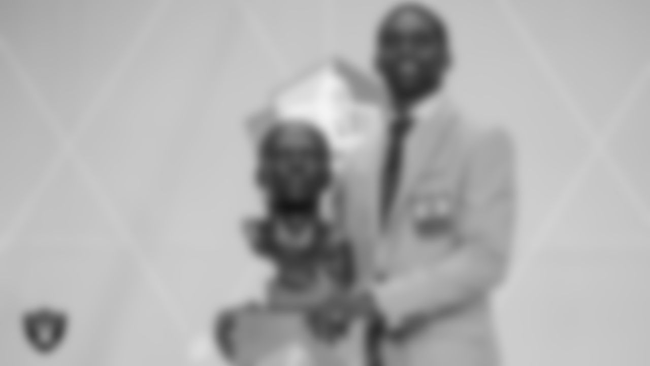 WR Randy Moss (2005-06)
Hall of Fame Class of 2018