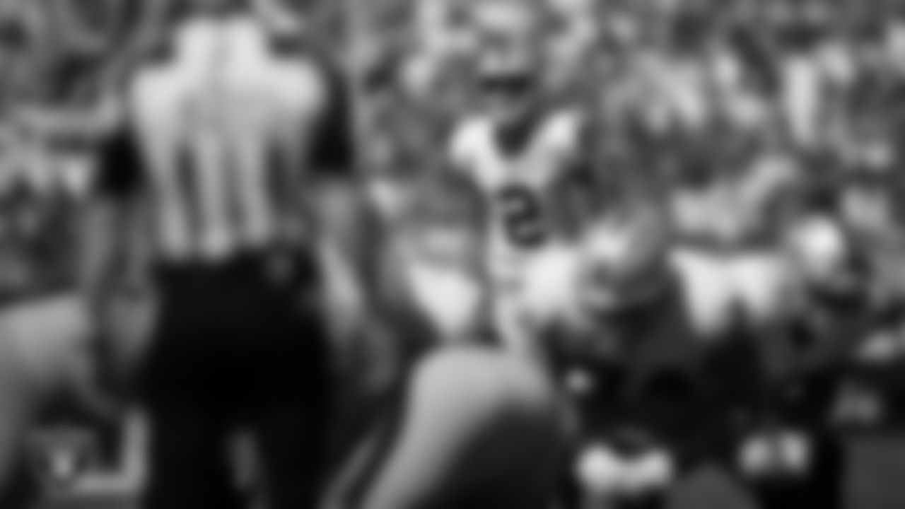 Las Vegas Raiders kicker Daniel Carlson (2) lines up before kicking a 33-yard field goal during the regular season away game against the Pittsburgh Steelers.