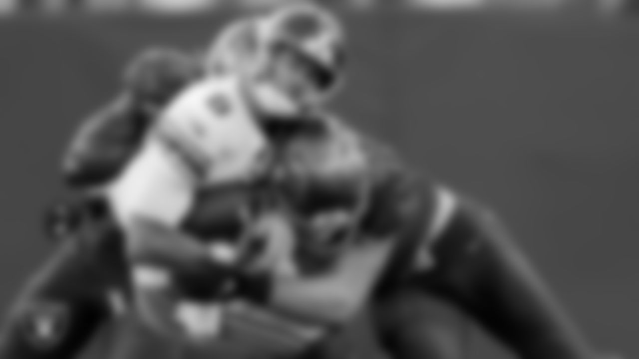 DE Carl Nassib