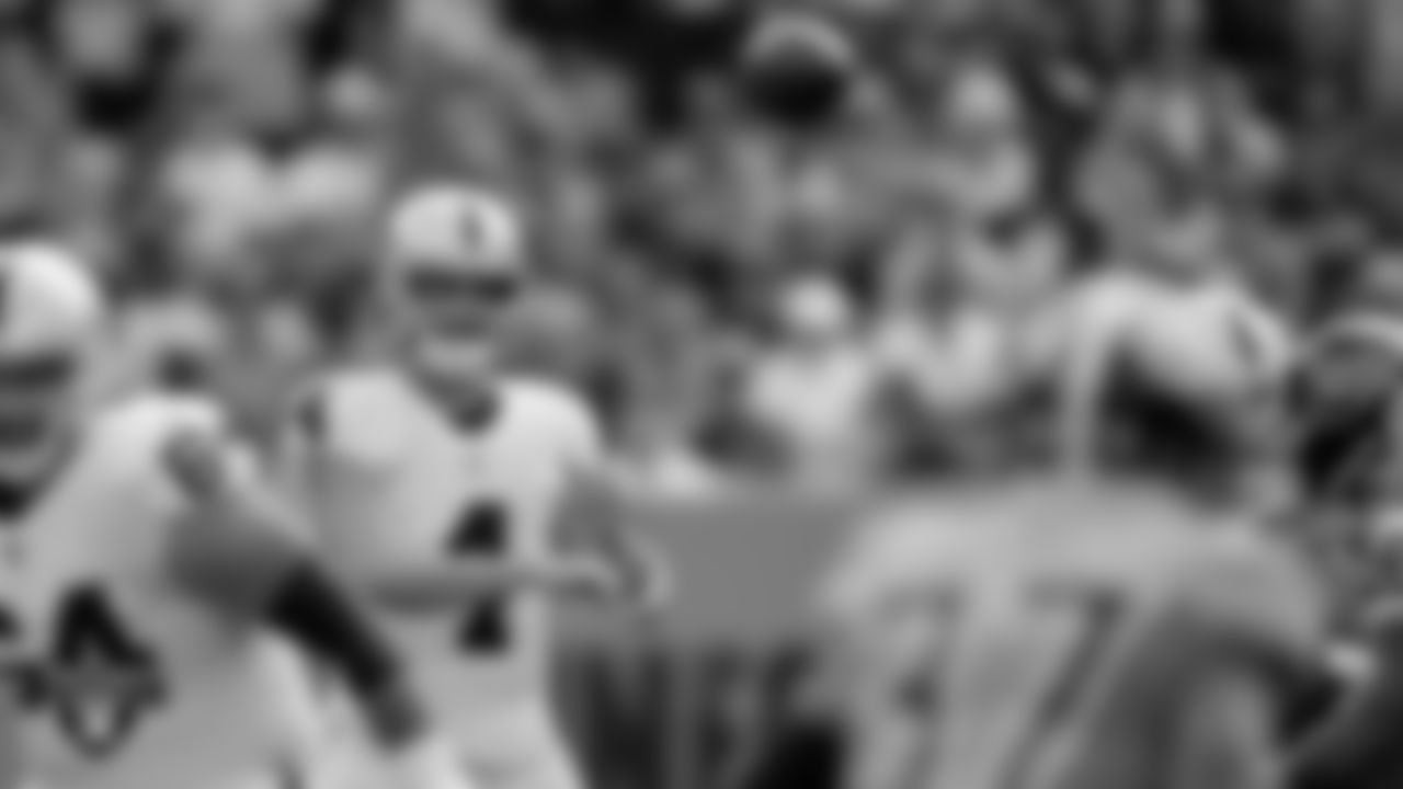 Las Vegas Raiders quarterback Derek Carr (4) during the regular season away game against the Tennessee Titans at Nissan Stadium.