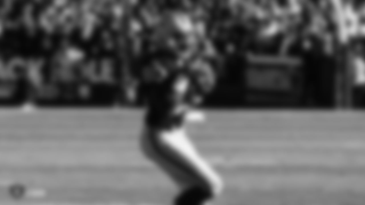 13. WR Jerry Rice (2001-2004)
Total Receiving Yards: 3,286 yards