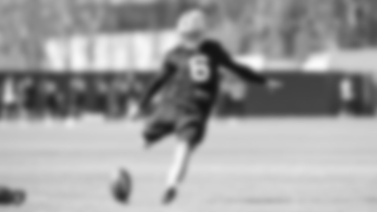 Oakland Raiders kicker Mike Nugent (6) on the field for practice at the Oakland Raiders Practice Facility, Friday, September 21, 2018, in Alameda, California.