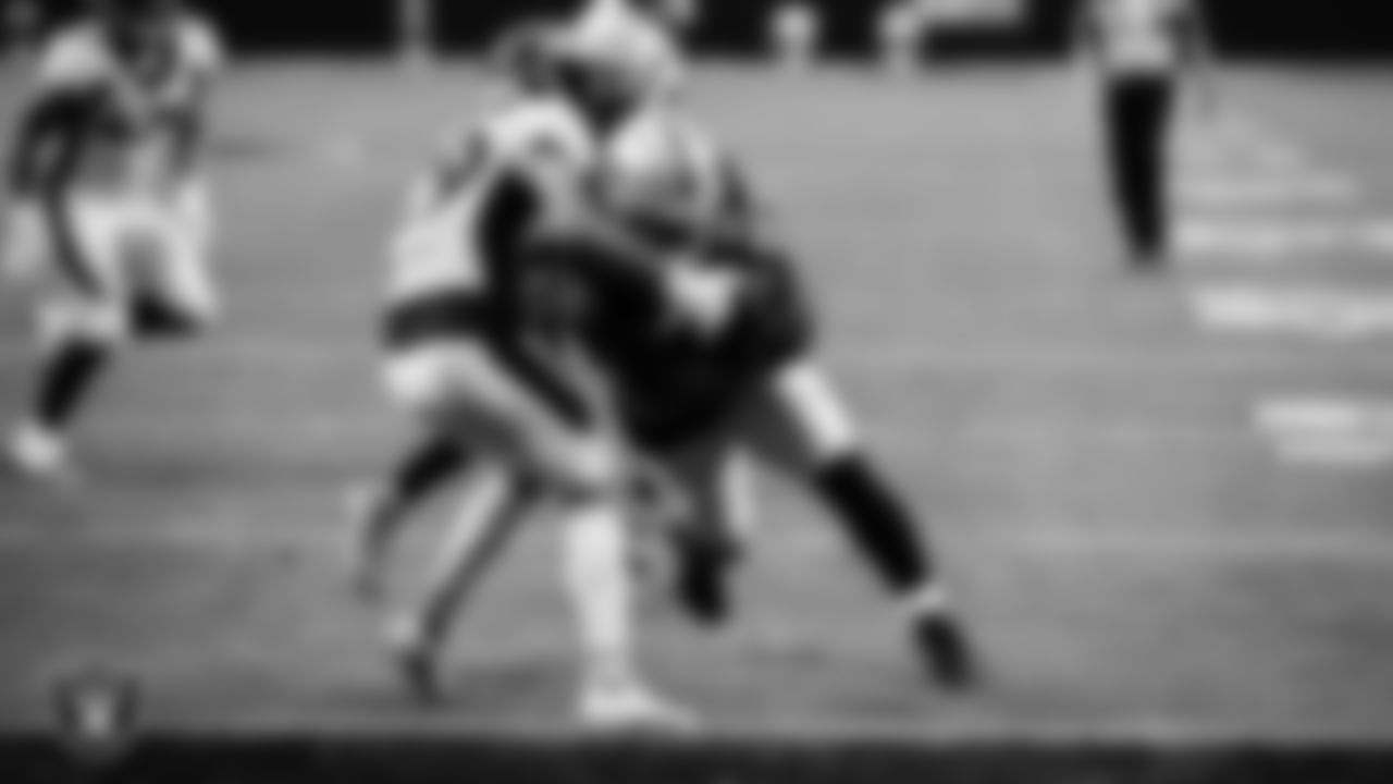 Las Vegas Raiders running back Josh Jacobs (28) rushes for an 11-yard touchdown during the regular season home game against the Denver Broncos.