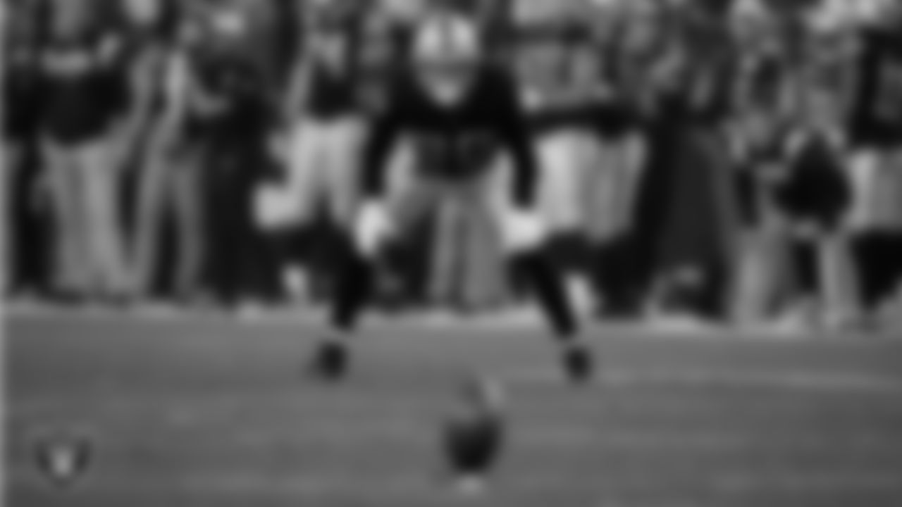 Las Vegas Raiders tight end Jesper Horsted (80) during the regular season home game against the San Francisco 49ers at Allegiant Stadium.