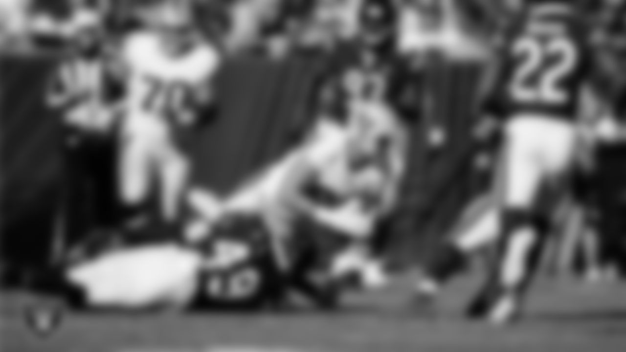 Las Vegas Raiders tight end Austin Hooper (81) during the regular season away game against the Chicago Bears at Soldier Field.