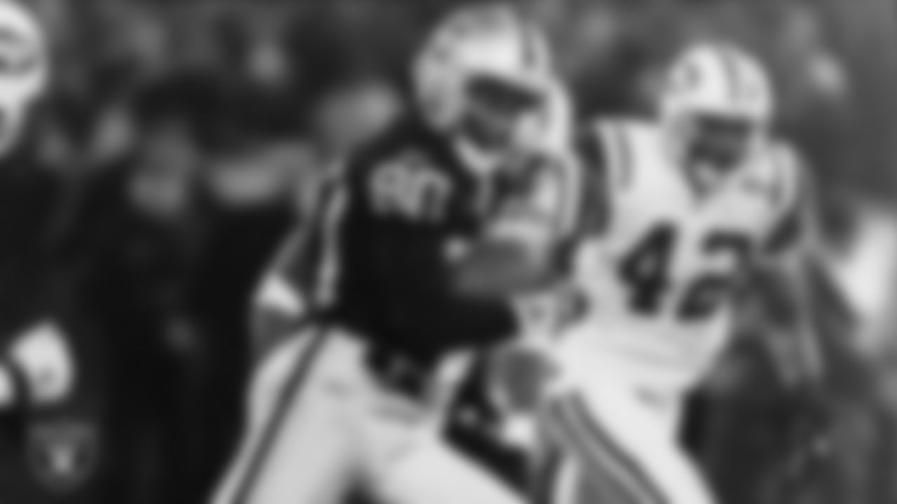 One of the most decorated players in NFL history, Rice joined the Raiders in 2001 and played in 54 games with 51 starts. Over four seasons with the Silver and Black, he caught 243 passes for 3,286 yards and 18 TDs. Rice was inducted into the Pro Football Hall of Fame in 2010.