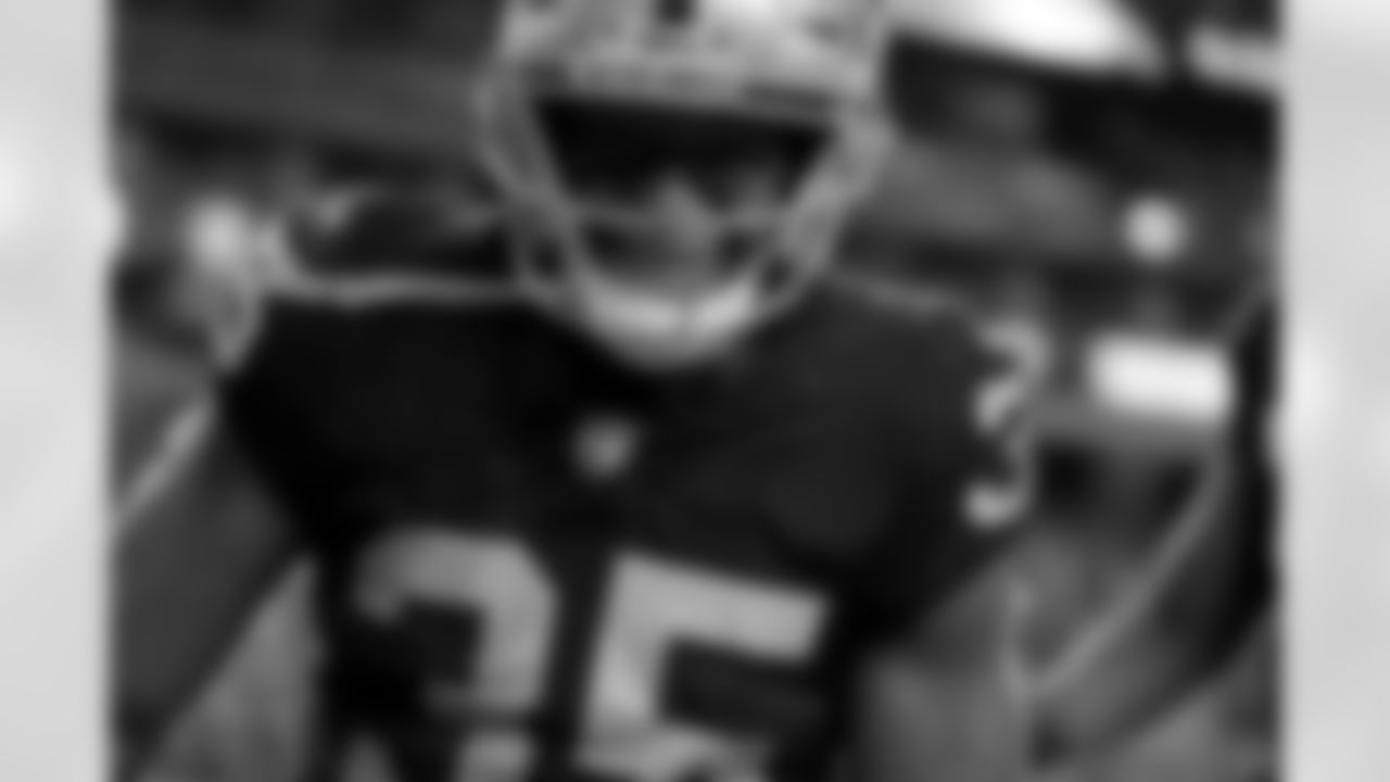 Las Vegas Raiders running back B.J. Emmons (35) during the preseason game against the Seattle Seahawks at Allegiant Stadium.