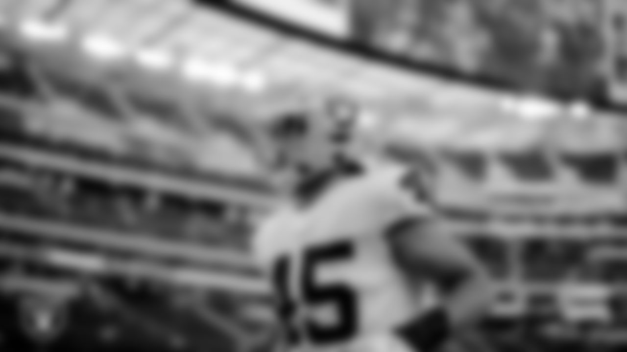 Las Vegas Raiders fullback Alec Ingold (45) warms up before the preseason game against the Los Angeles Rams at SoFi Stadium.