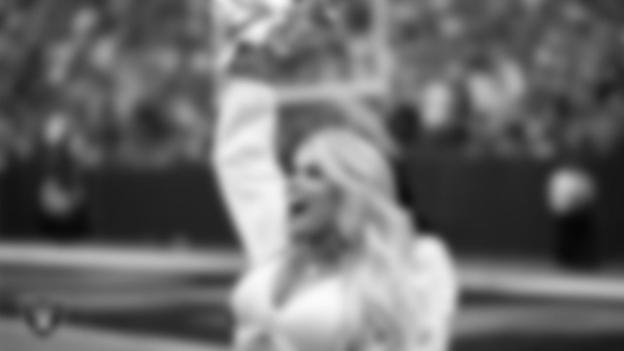 Raiderette Jennifer on the sidelines during the regular season home game against the Arizona Cardinals at Allegiant Stadium.