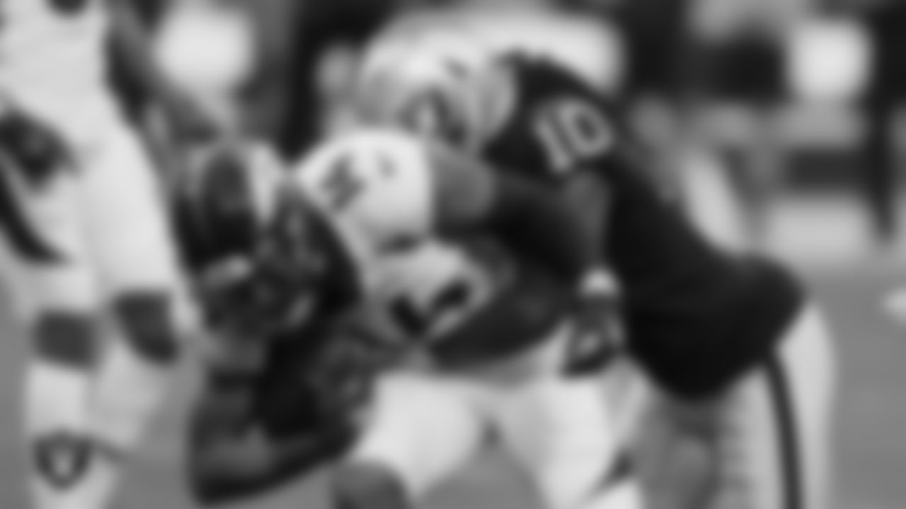 Las Vegas Raiders cornerback Desmond Trufant (10) during the regular season home game against the Denver Broncos.