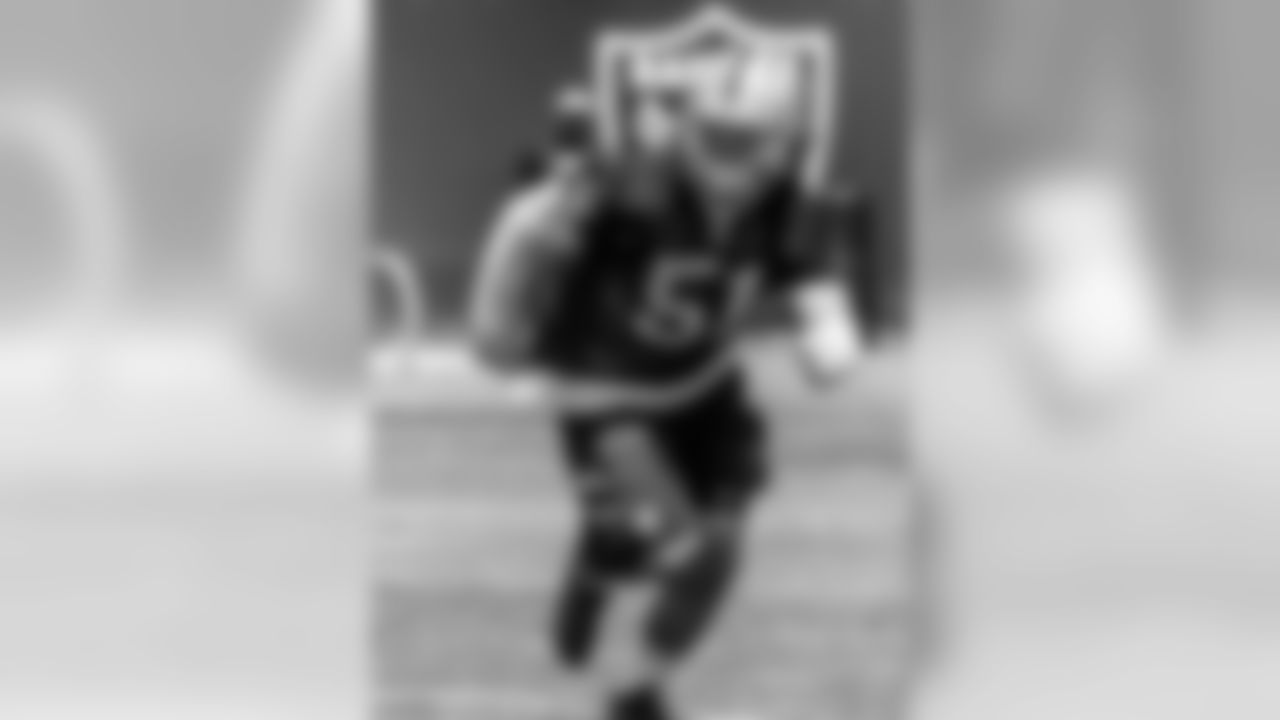 LB Ben Heeney