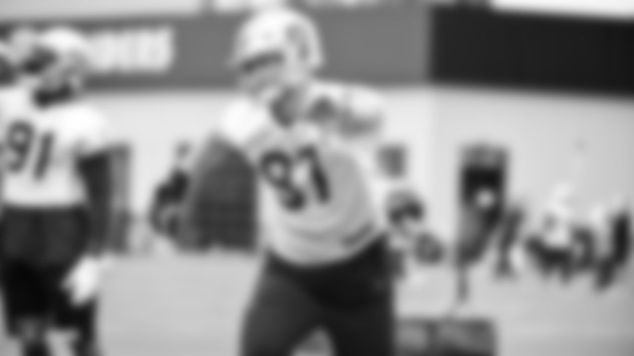 Raiders defensive end Josh Mauro (97) on the field for practice.