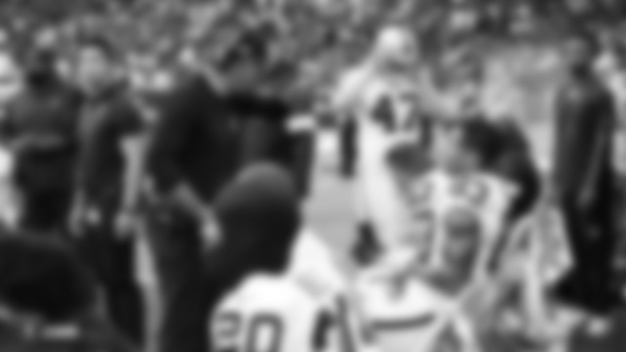 Raiders tight ends coach Frank Smith and tight end Darren Waller (83) during the regular season game against the Houston Texans at NRG Stadium.