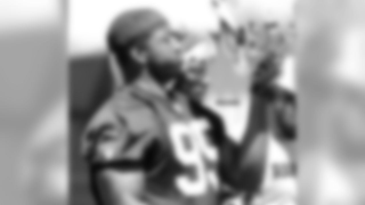 LB Kaelin Burnett