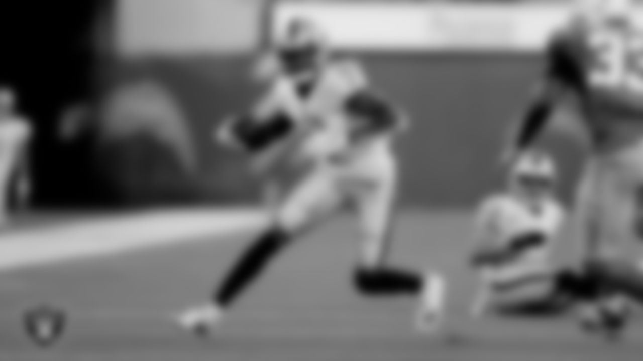 Las Vegas Raiders wide receiver Zay Jones (7) during the regular season away game against the Los Angeles Chargers.