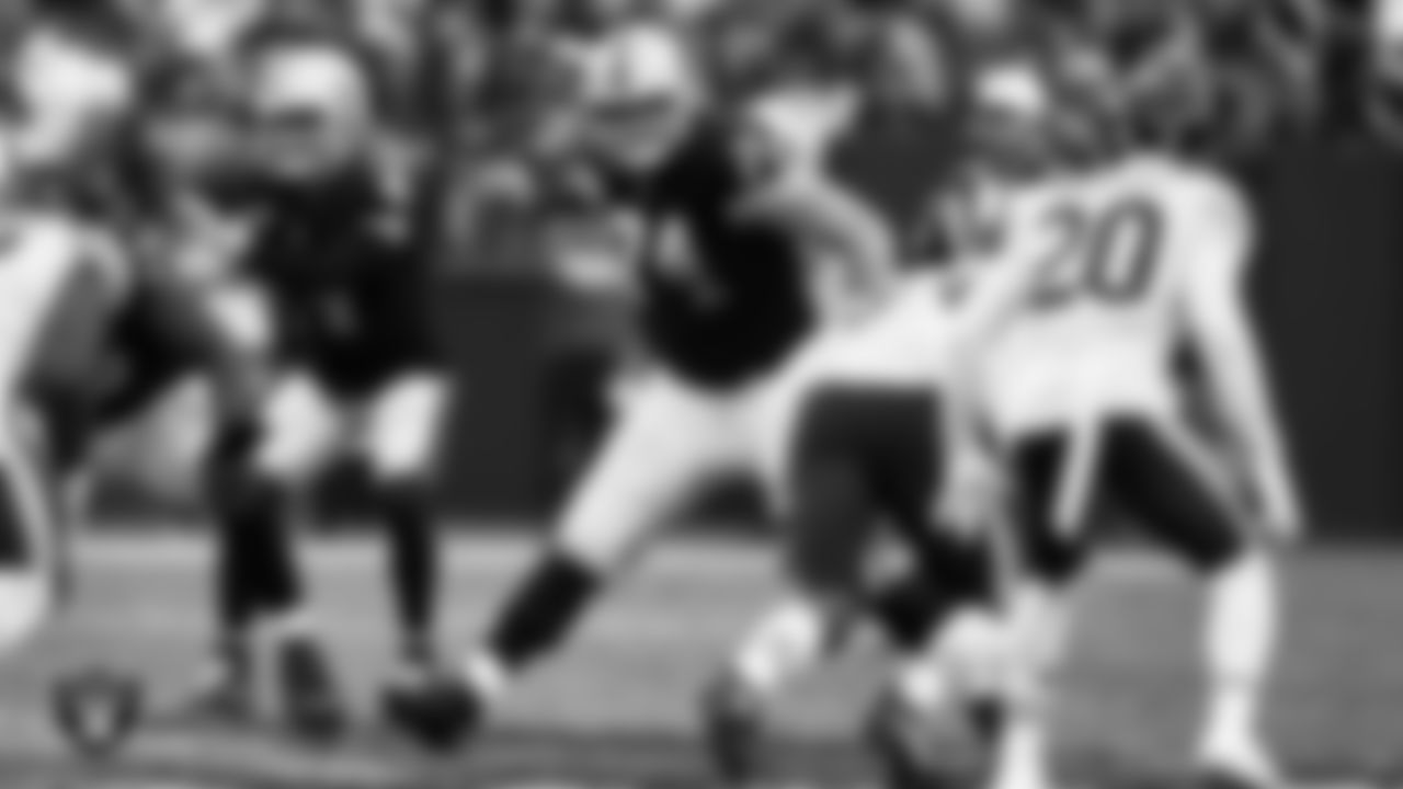 Las Vegas Raiders tackle Kolton Miller (74) blocks during the regular season home game against the Chicago Bears.