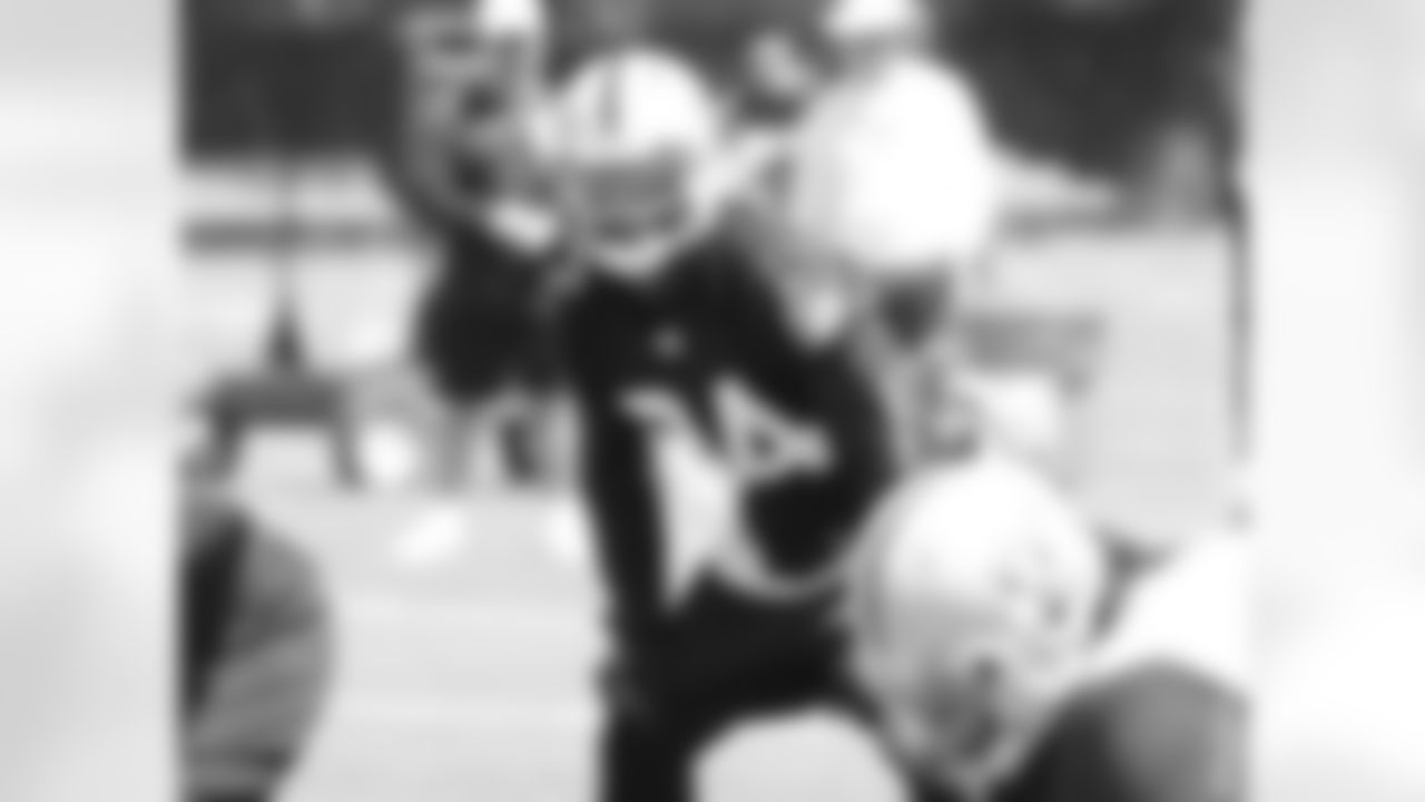 LB Kevin Burnett