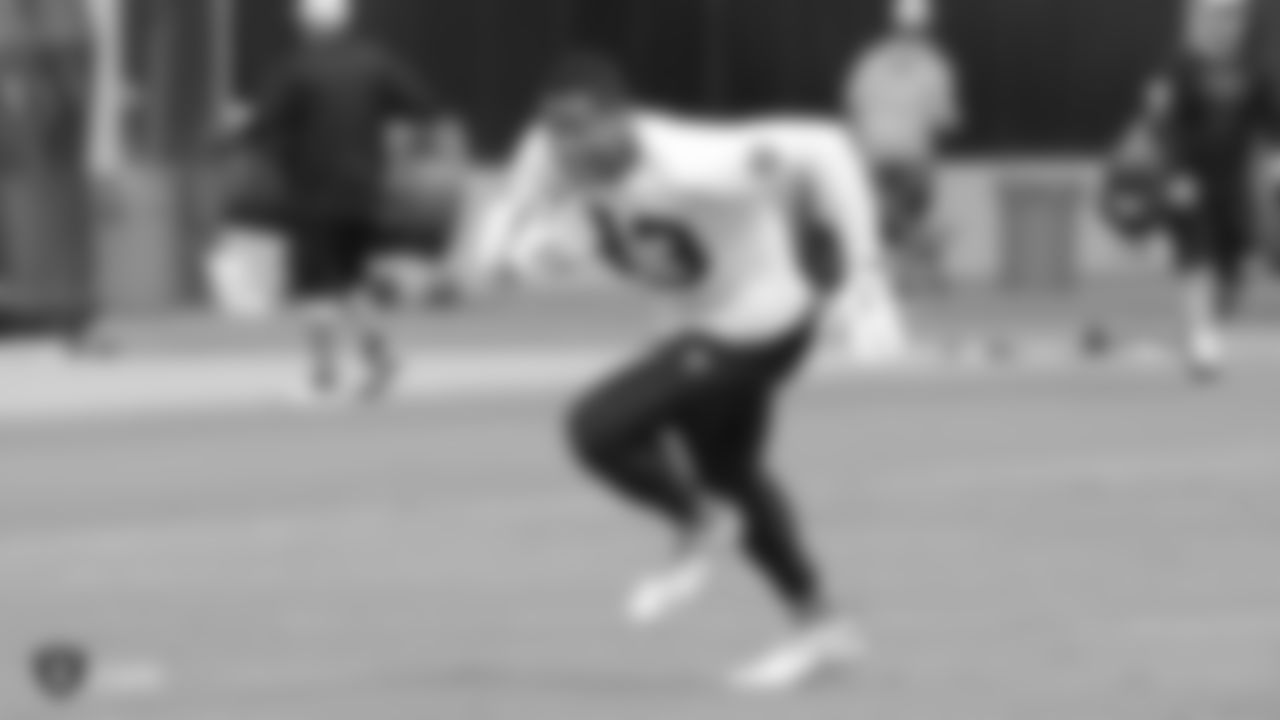 Raiders tight end Darren Waller (83) at a workout during phase two of the offseason program at the Raiders Practice Facility in Alameda, Calif.