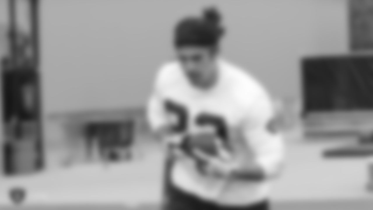 Raiders tight end Luke Willson (82) at a workout during phase two of the offseason program at the Raiders Practice Facility in Alameda, Calif.