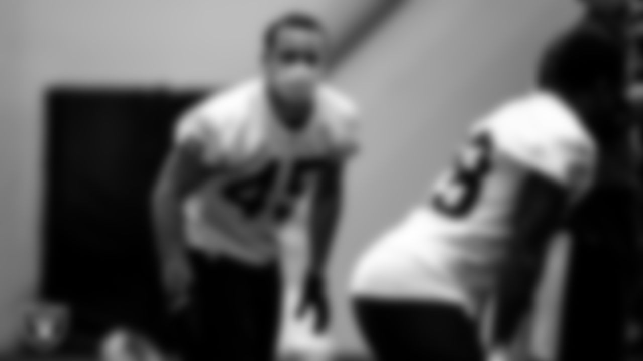 Las Vegas Raiders fullback Alec Ingold (45) on the field for a walkthrough.