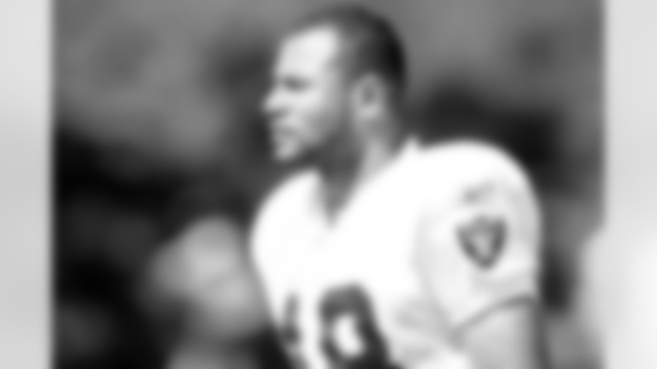 WR Louis Murphy.