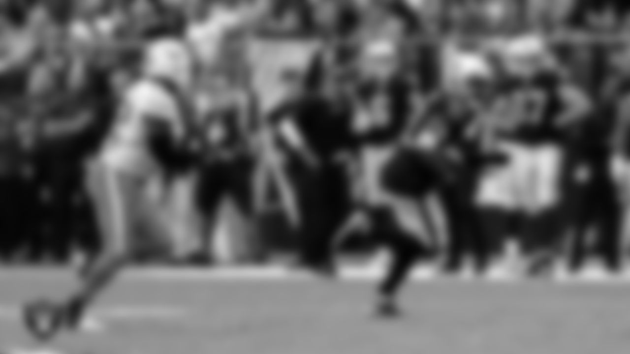 Las Vegas Raiders running back Peyton Barber (31) rushes during the regular season home game against the Miami Dolphins.