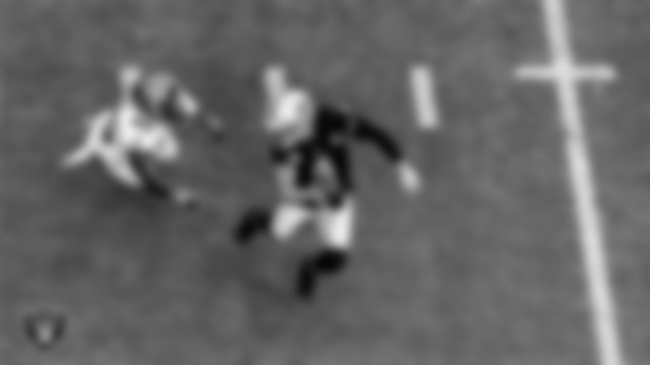 Las Vegas Raiders quarterback Derek Carr (4) rushes during the regular season home game against the Tampa Bay Buccaneers.