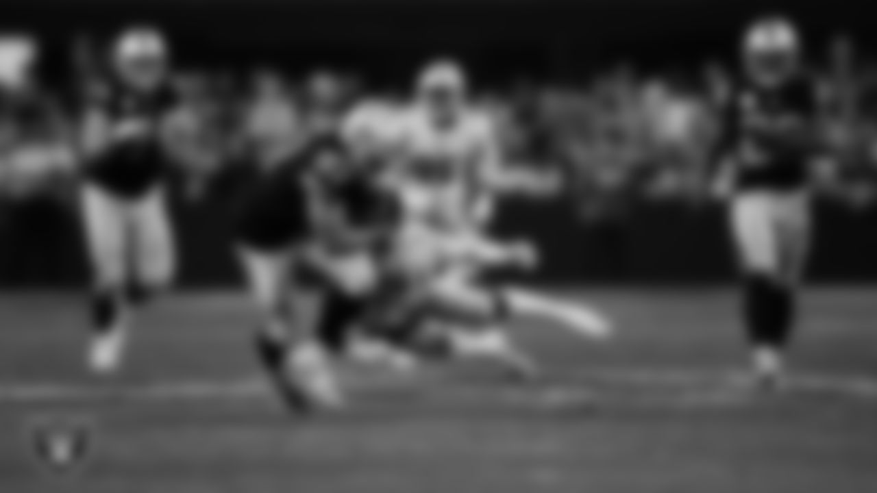 Las Vegas Raiders tight end Foster Moreau (87) runs after making a catch during the regular season home game against the San Francisco 49ers at Allegiant Stadium.