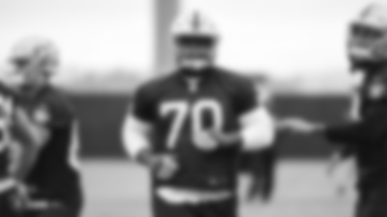 Raiders guard Jonathan Cooper (70) on the field for a preseason practice.