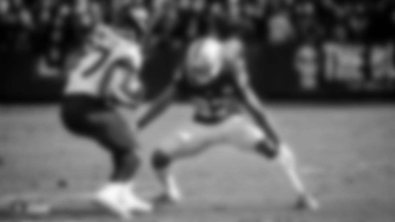 Raiders cornerback Trayvon Mullen (27) goes to make a tackle during the regular season game against the Jacksonville Jaguars.