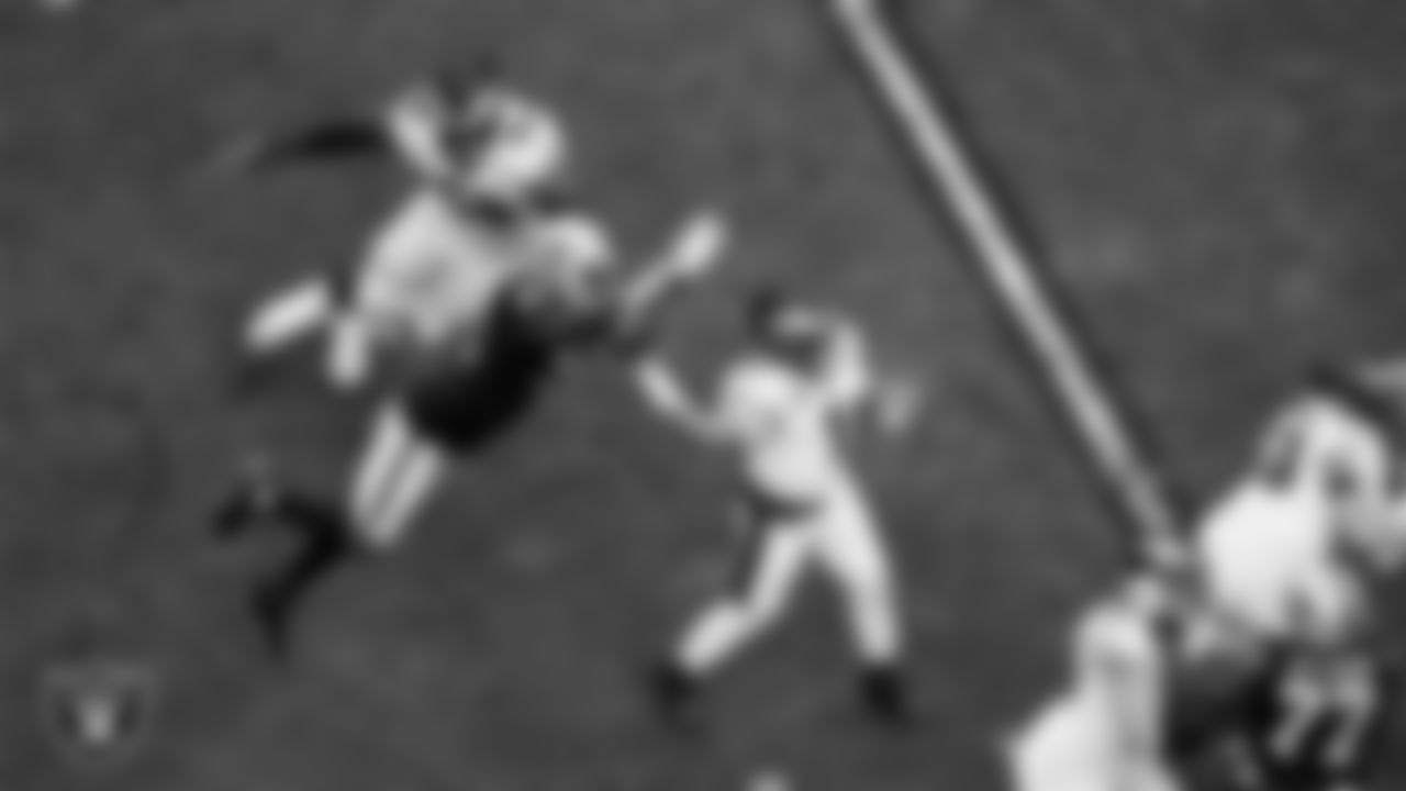 Las Vegas Raiders defensive end Yannick Ngakoue (91) pressures the quarterback during the regular season home game against the Philadelphia Eagles.