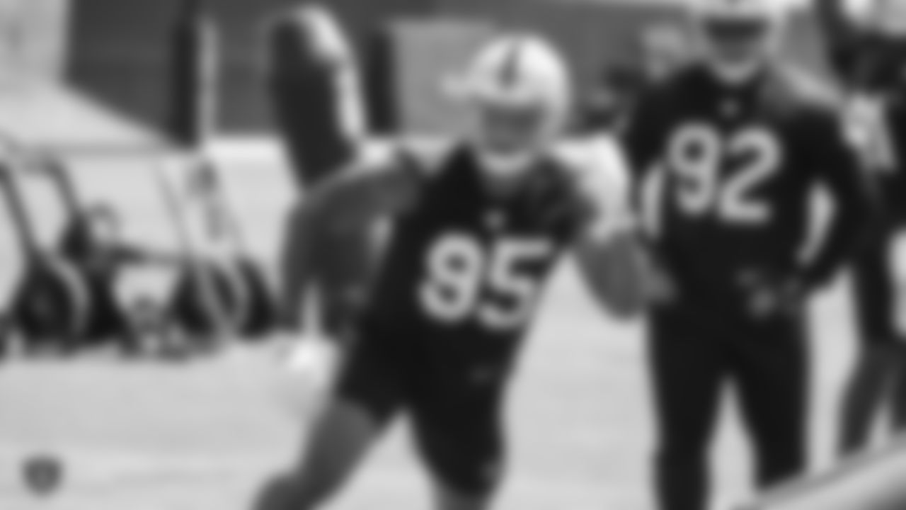 DE Quinton Bell