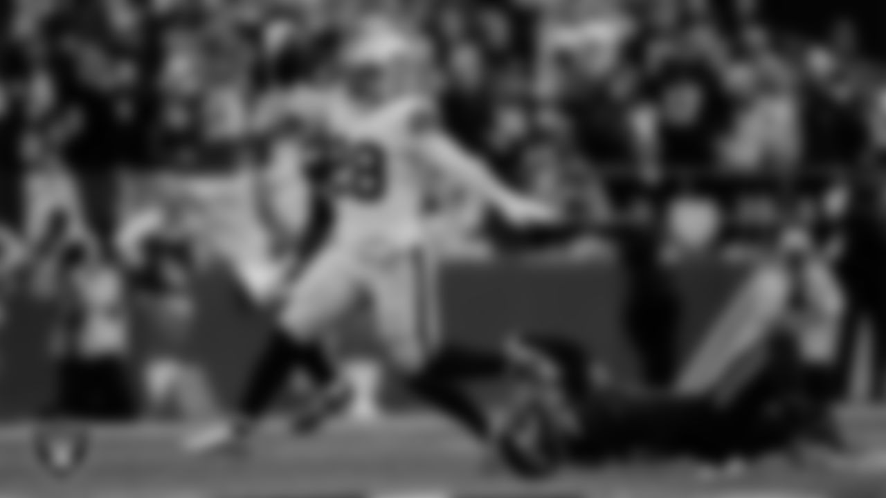 Las Vegas Raiders running back Josh Jacobs (28) during the regular season away game against the Seattle Seahawks at Lumen Field.