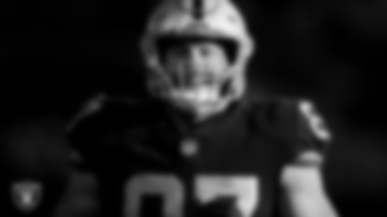 Las Vegas Raiders tight end Foster Moreau (87) during the regular season away game against the Dallas Cowboys.