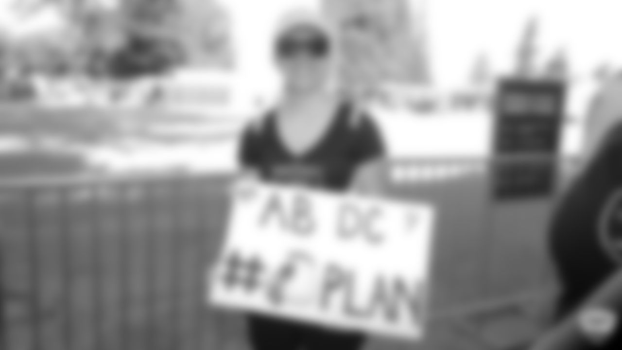 Raiders fans at 2019 Training Camp.