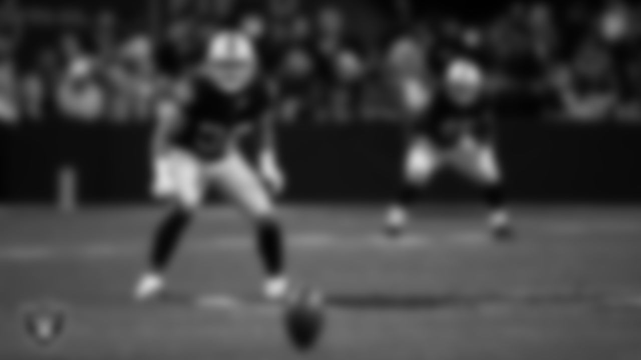 LB Curtis Bolton
Previous teams: Green Bay Packers (2019–2020), Houston Texans (2020), Indianapolis Colts (2021), San Francisco 49ers (2021), Detroit Lions (2021), Las Vegas Raiders (2022–present)