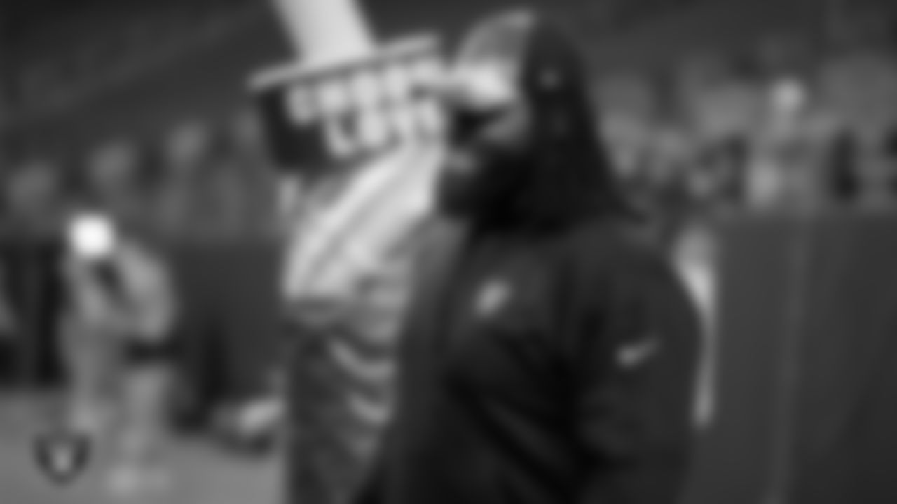 Las Vegas Raiders defensive tackle John Jenkins (95) warming up before the regular season home game against the Green Bay Packers at Allegiant Stadium.