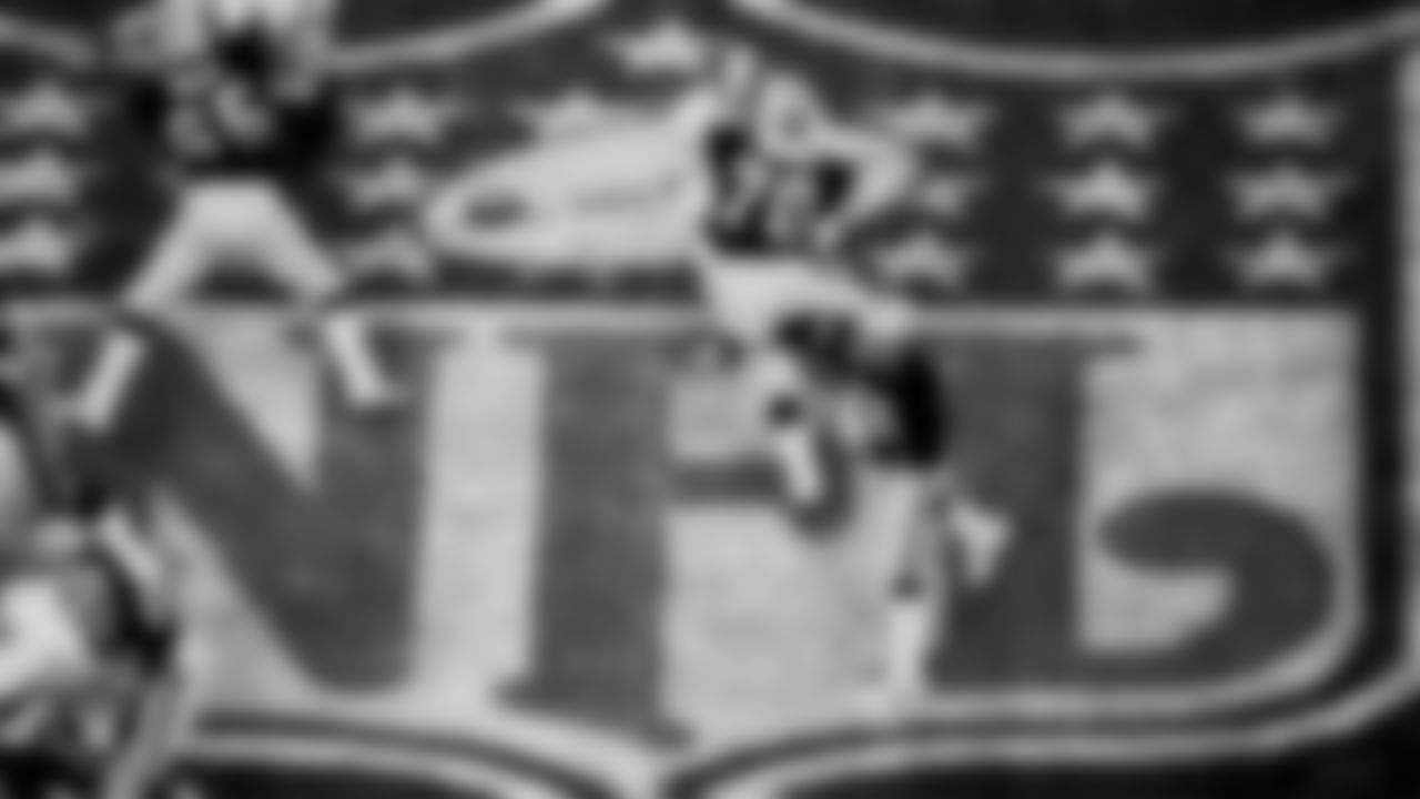 Jim Plunkett joined the Raiders in 1978 as a backup to Kenny Stabler. Plunkett got his chance to start in 1980 and went on to be named Super Bowl XV MVP and also led the Raiders to the Super Bowl XVIII title. Plunkett played in 70 regular-season games with 57 starts and completed 960 of 1,707 pass attempts for 12,665 yards and 80 TDs.