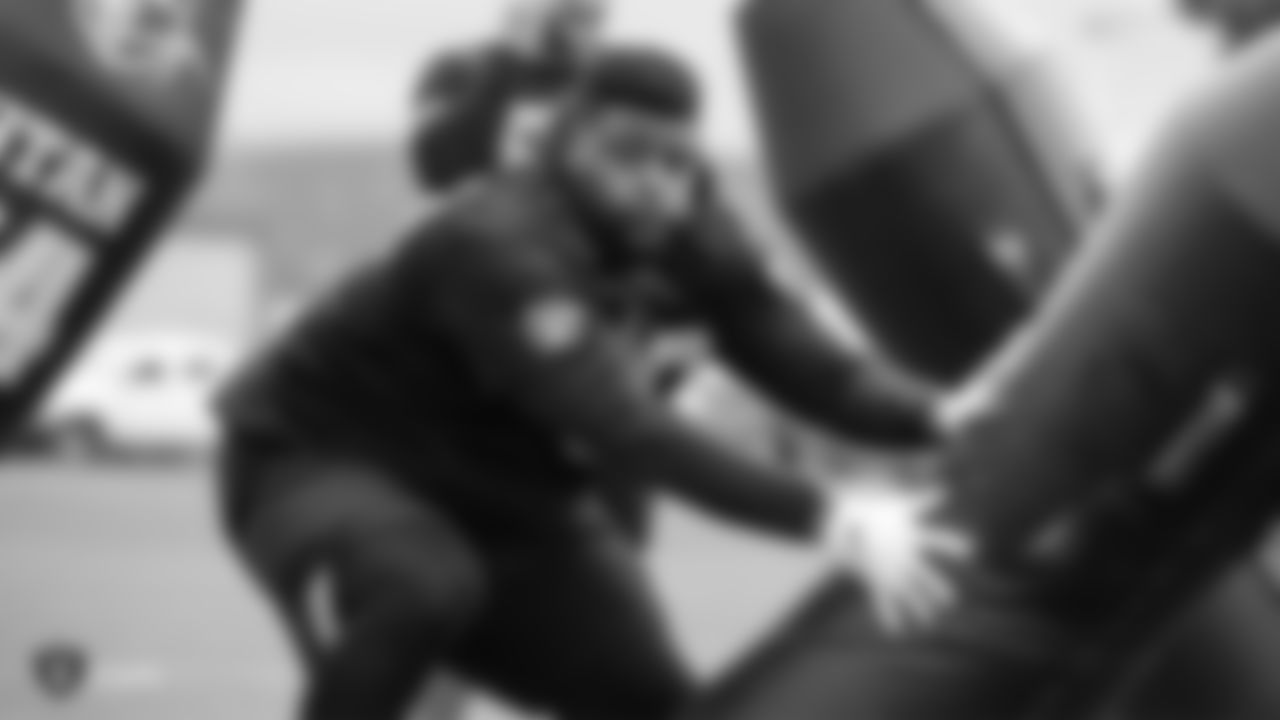 Raiders defensive tackle Johnathan Hankins (90) at a workout during phase two of the offseason program at the Raiders Practice Facility in Alameda, Calif.