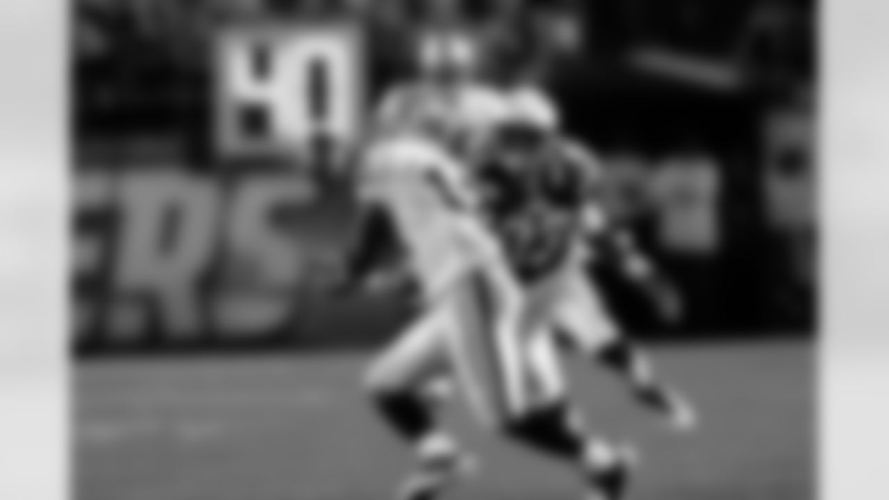 WR Jacoby Ford makes a 41-yard catch up the middle.