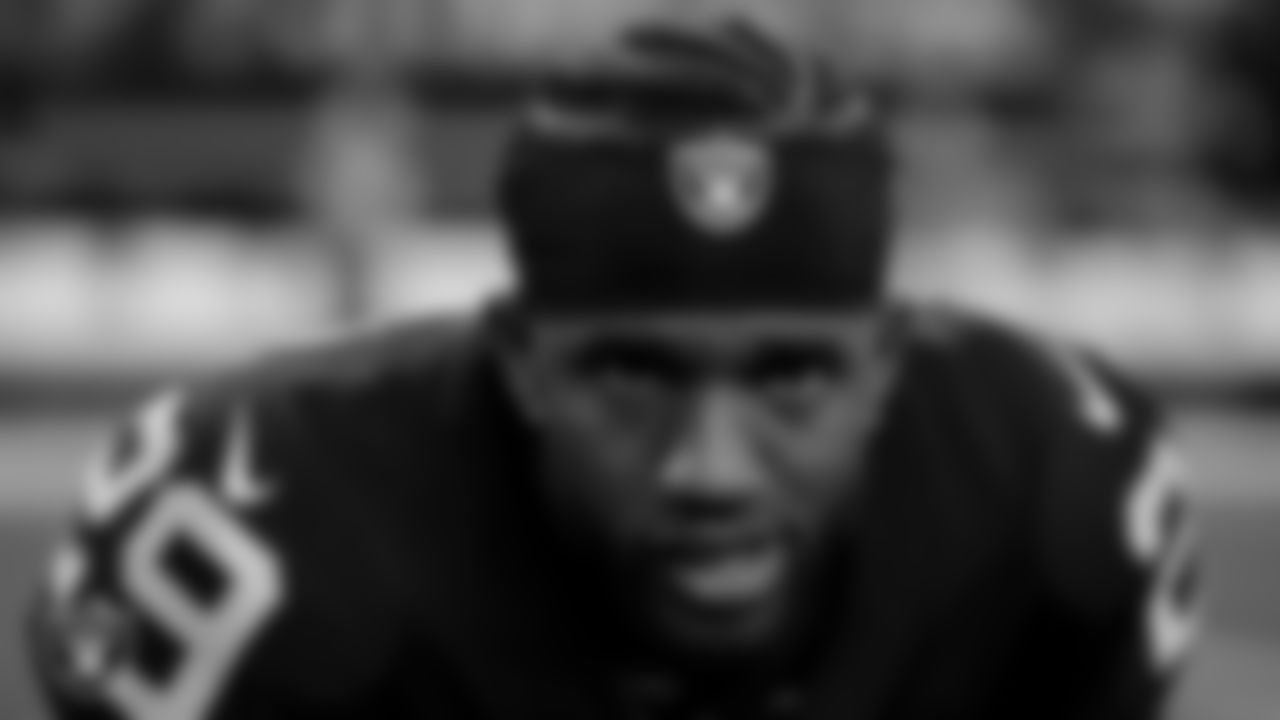Las Vegas Raiders cornerback Casey Hayward Jr. (29) warming up before the regular season away game against the Dallas Cowboys.