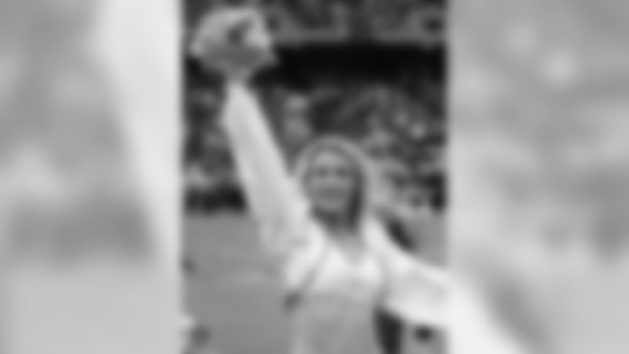 Raiderette Tess on the sidelines during the Raiders game against the New York Jets.