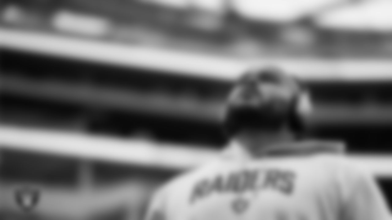 Las Vegas Raiders offensive lineman Jermaine Eluemunor (72) warming up before the regular season away game against the Los Angeles Chargers at SoFi Stadium.